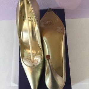 Stuart Weitzman gold heels Size 8M